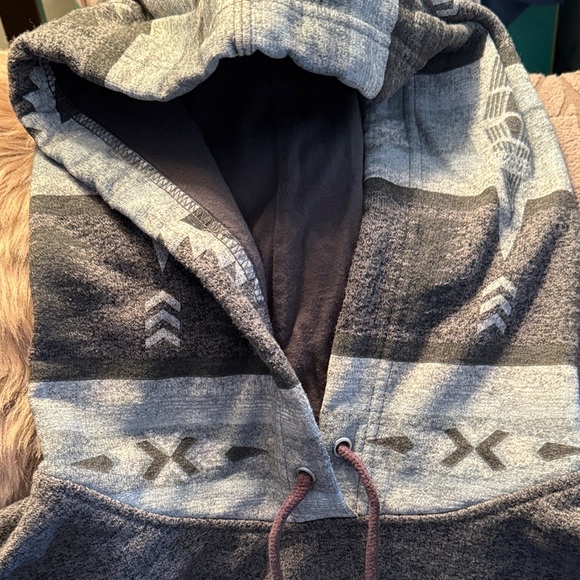 Pendleton Roots Aztec Charcoal Knit with Logo Patch - Picture 5 of 16